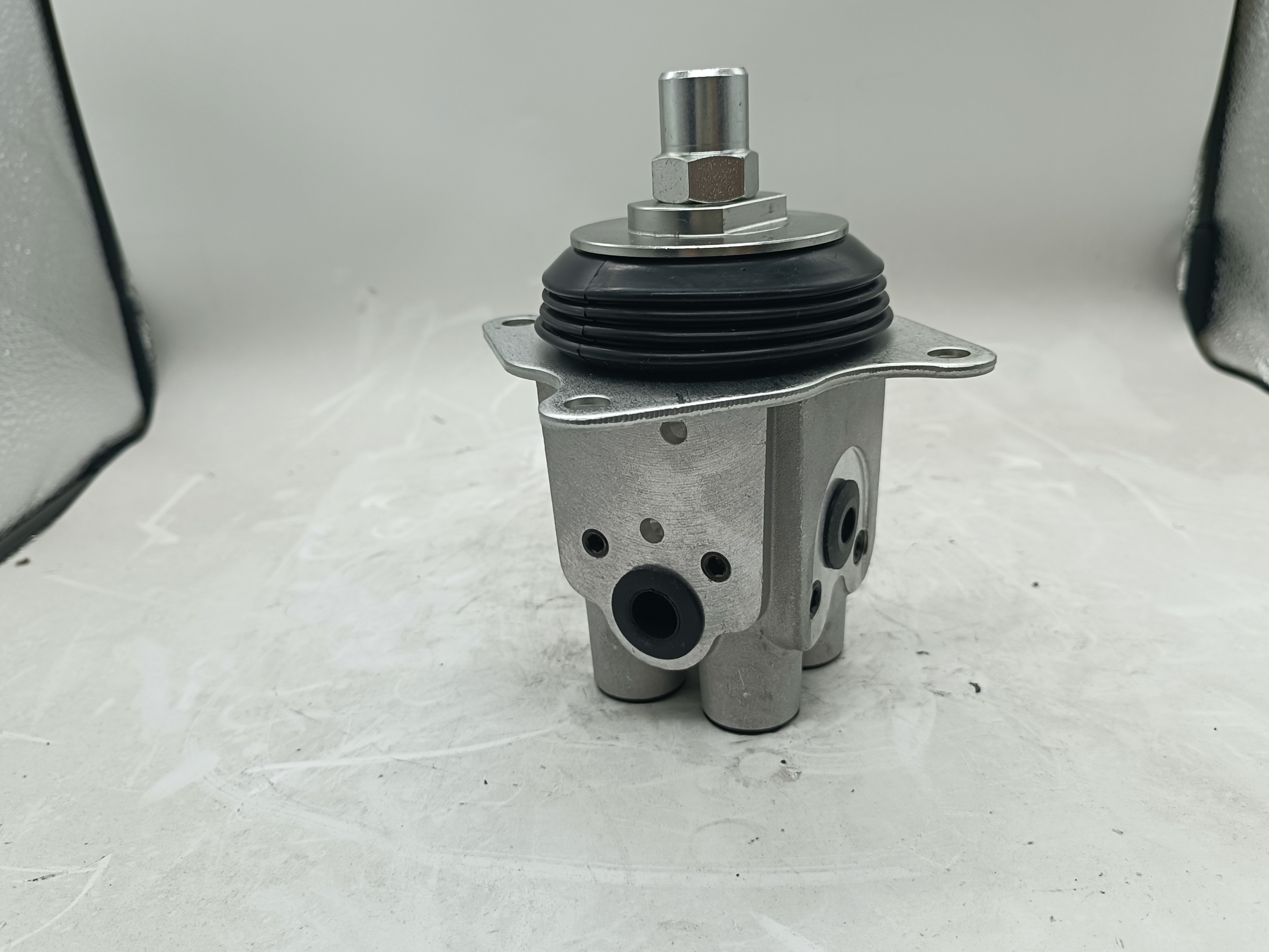 702-16-0165 Excavator Hydraulic Parts , PC200-5 PC200-6 Hydraulic Pilot Control Joystick