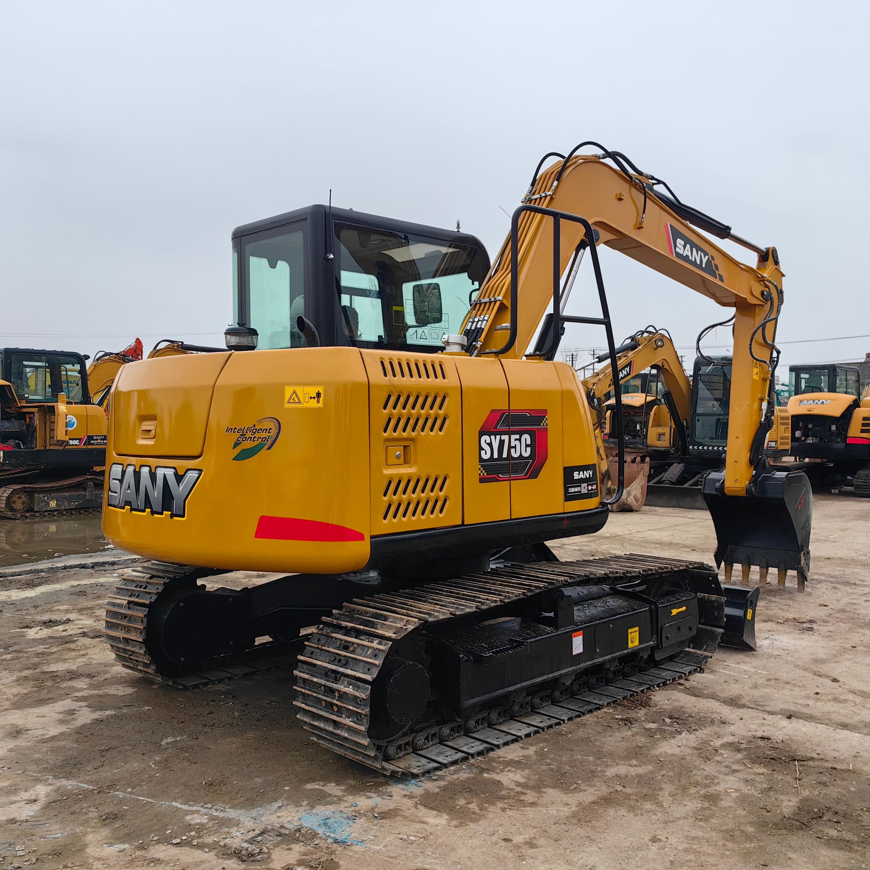Small Used Excavators 7 Ton Hydrauli Crawler Sany 75 with 0.3 m³ Bucket Capacity