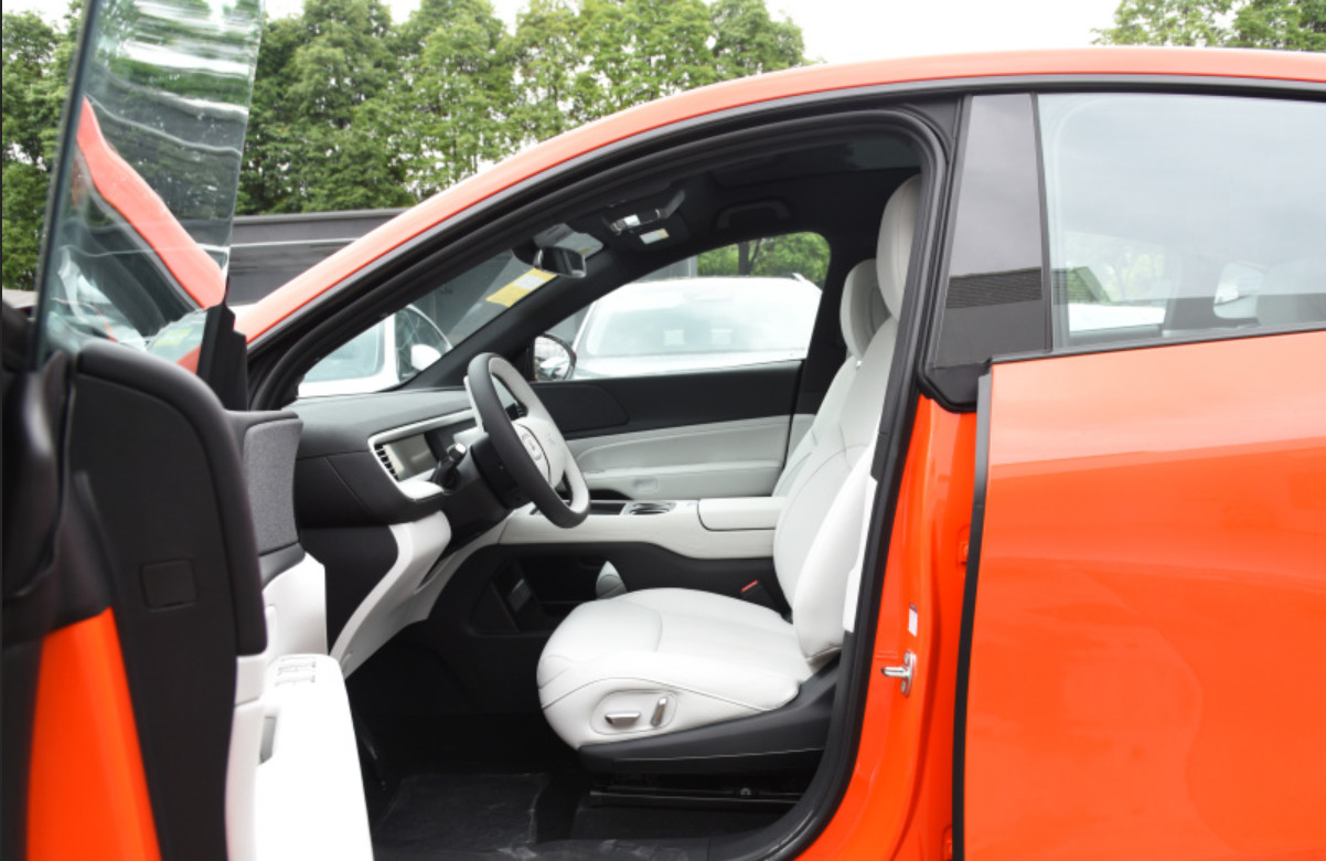 XPENG G6 2023 5 Door 5 Seats SUV Crossover Pure Electric Mid-Size SUV