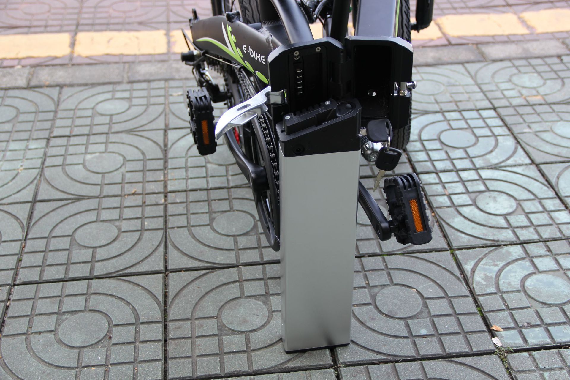 350W 500W Motor 20 Inch Electric Bike LCD Display Rear Drive Motor