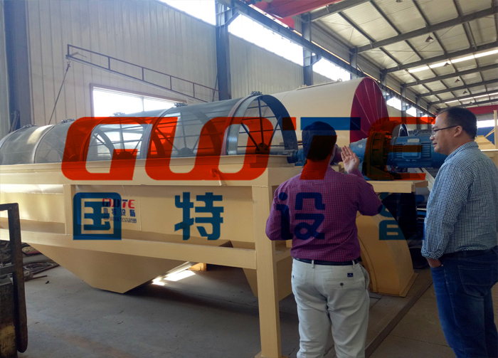 Quartz Sand Vibrating Screen with 90-99% Recovery Rate and Durable Construction