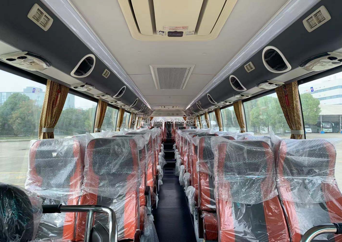 45 Seats RHD Tourist Coach Bus with FAST 6DS180T Transmission and Capacity