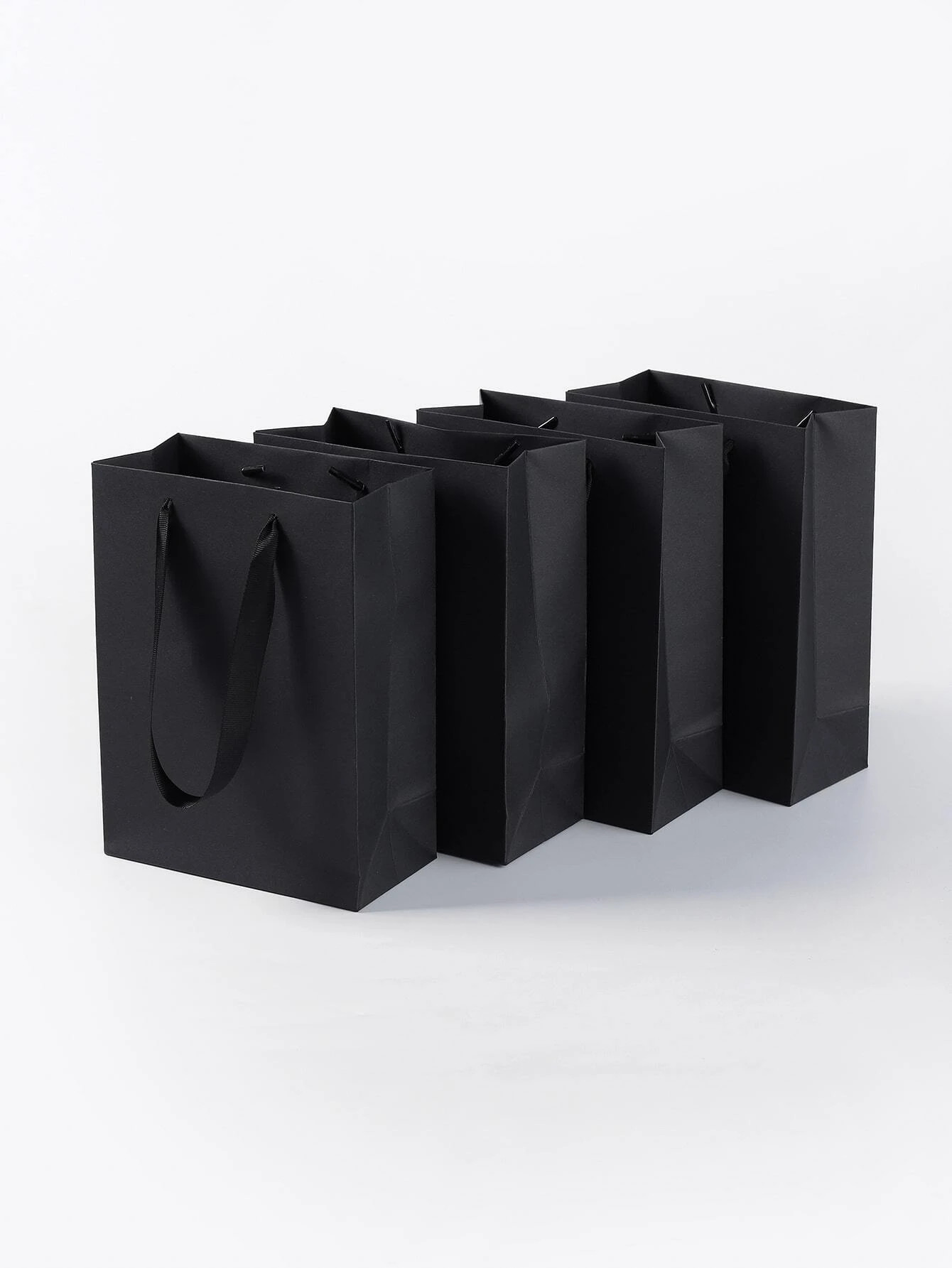 Custom Patterned Black Gift Paper Bag For All Occasions Offset/Flexo Printed