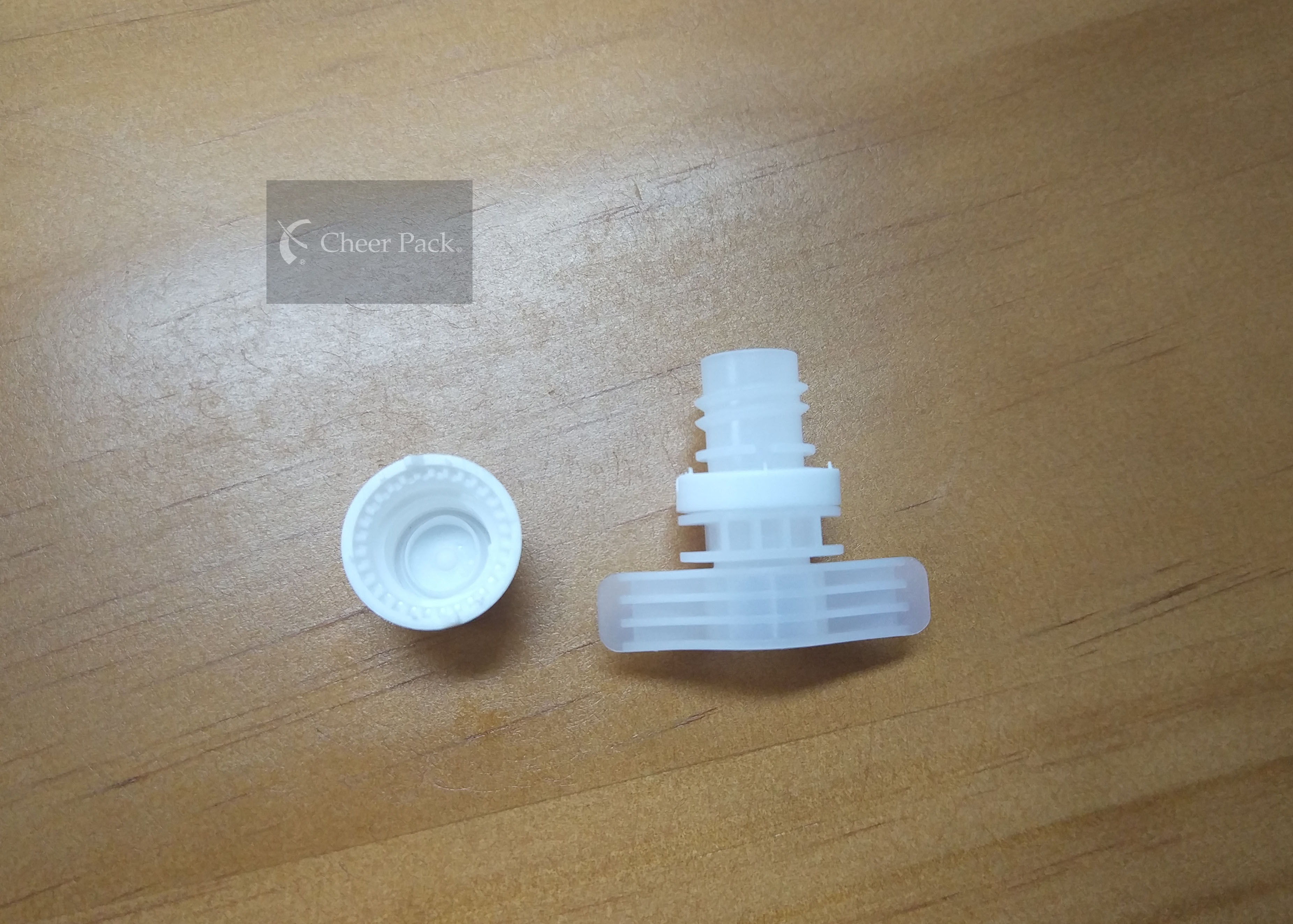 Large Diameter Plastic Pour Spout Cover For Beverage Pouch Non Spill