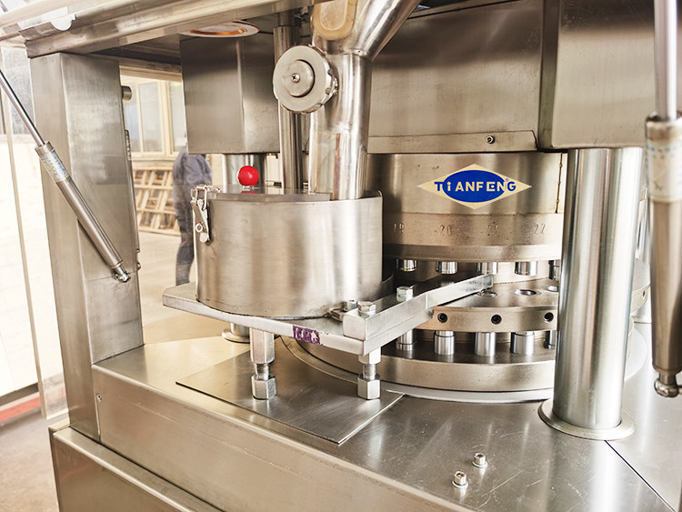4 Pole Rotary Tablet Press Salt Cube Block Press Machine 69000pcs/H