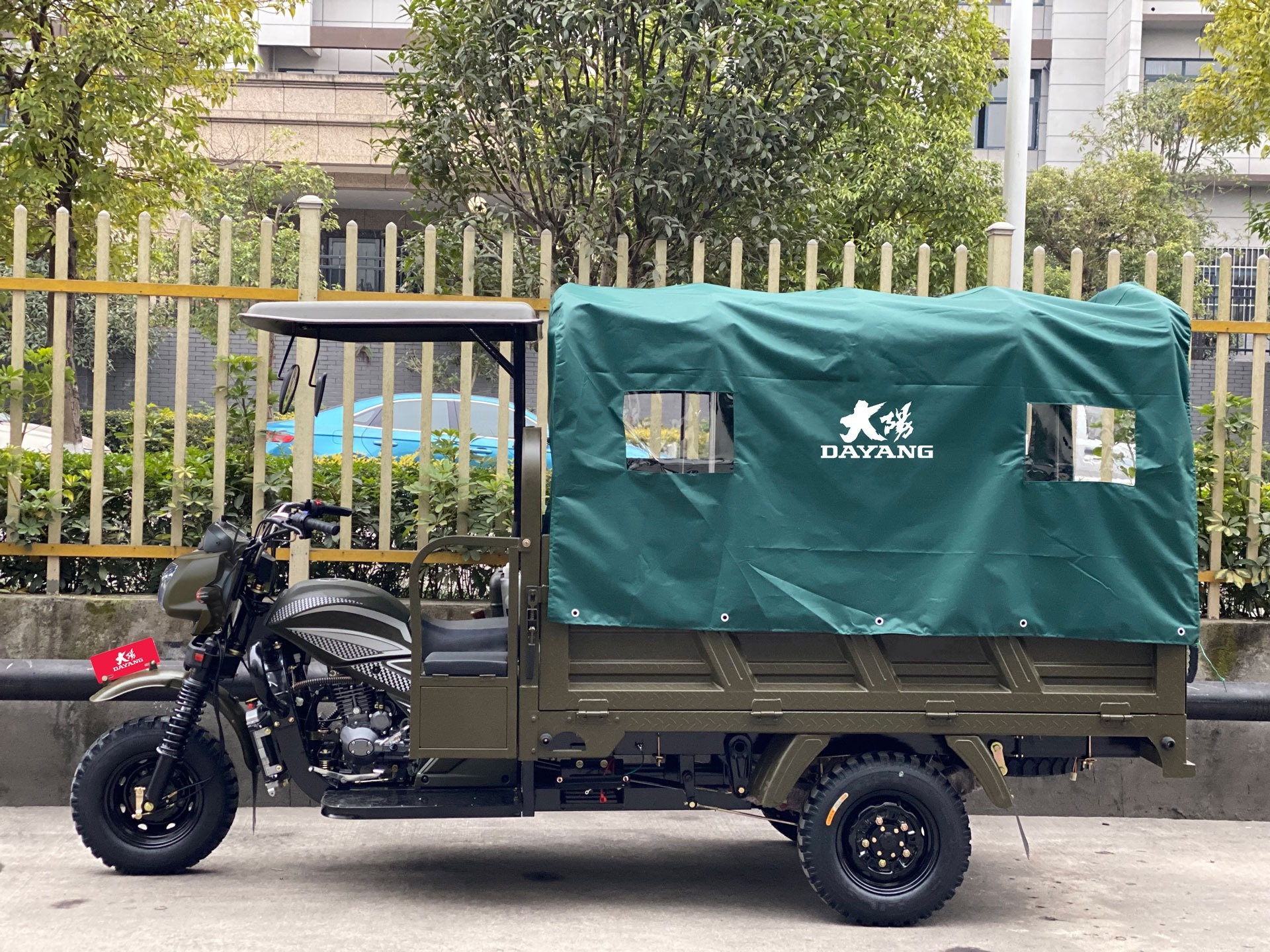 50*100 Chassis Three Wheel Motorcycle for Heavy-Duty Cargo Transportation