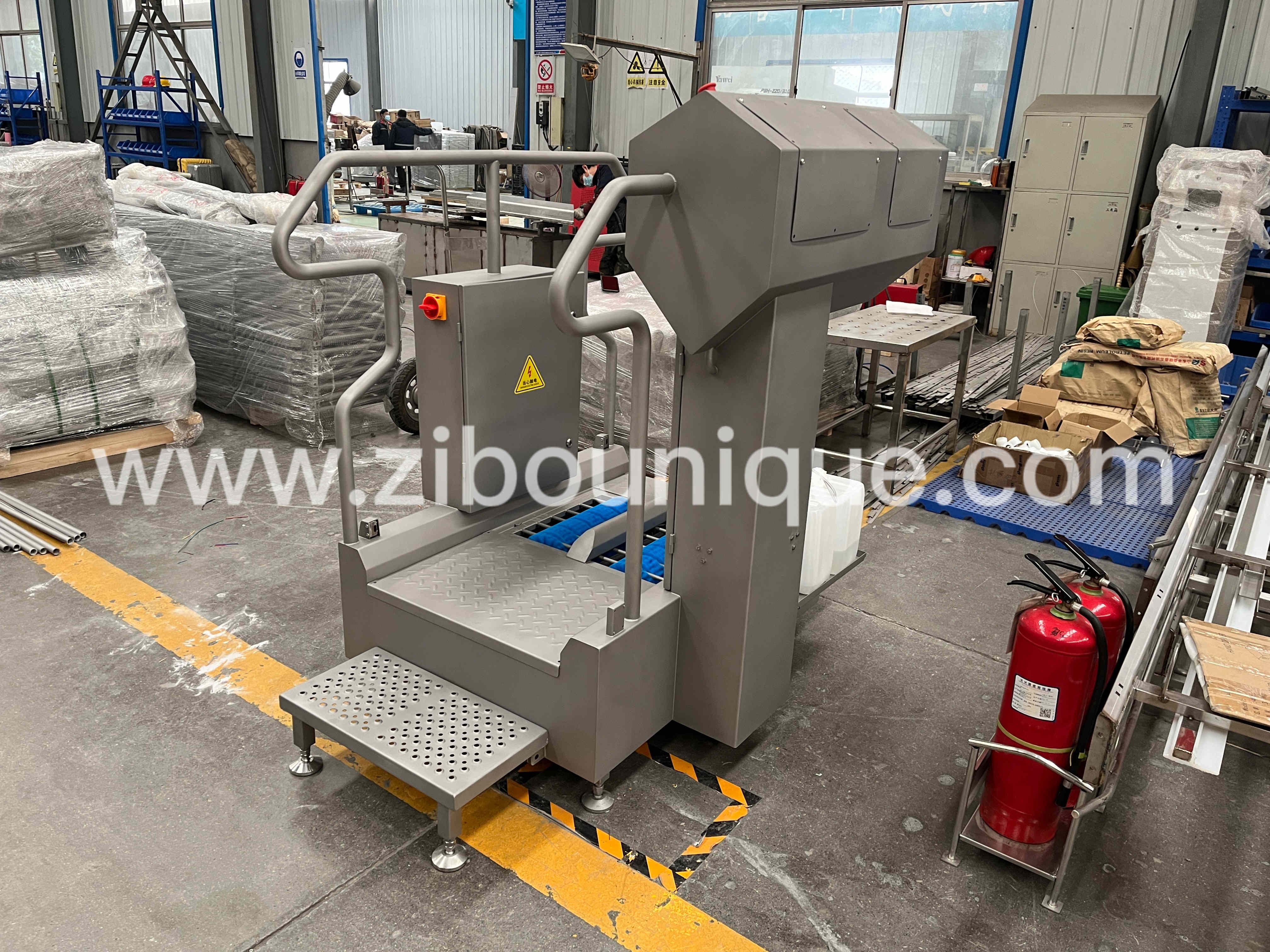 Improve Hygiene Standards with Plastic Hand and Water Boots Washing Machine 0.83 kW
