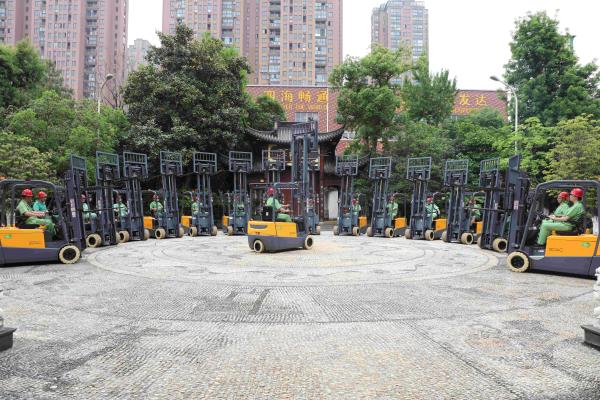 Buy cheap Xilin 3 Wheel Counterbalance Electric Forklift 1500kg 2000kg Three Wheel 3 Pivot from wholesalers