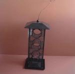 Laser Engraving Logo Galvanized Black Metal Bird Feeder Squirre Resistance