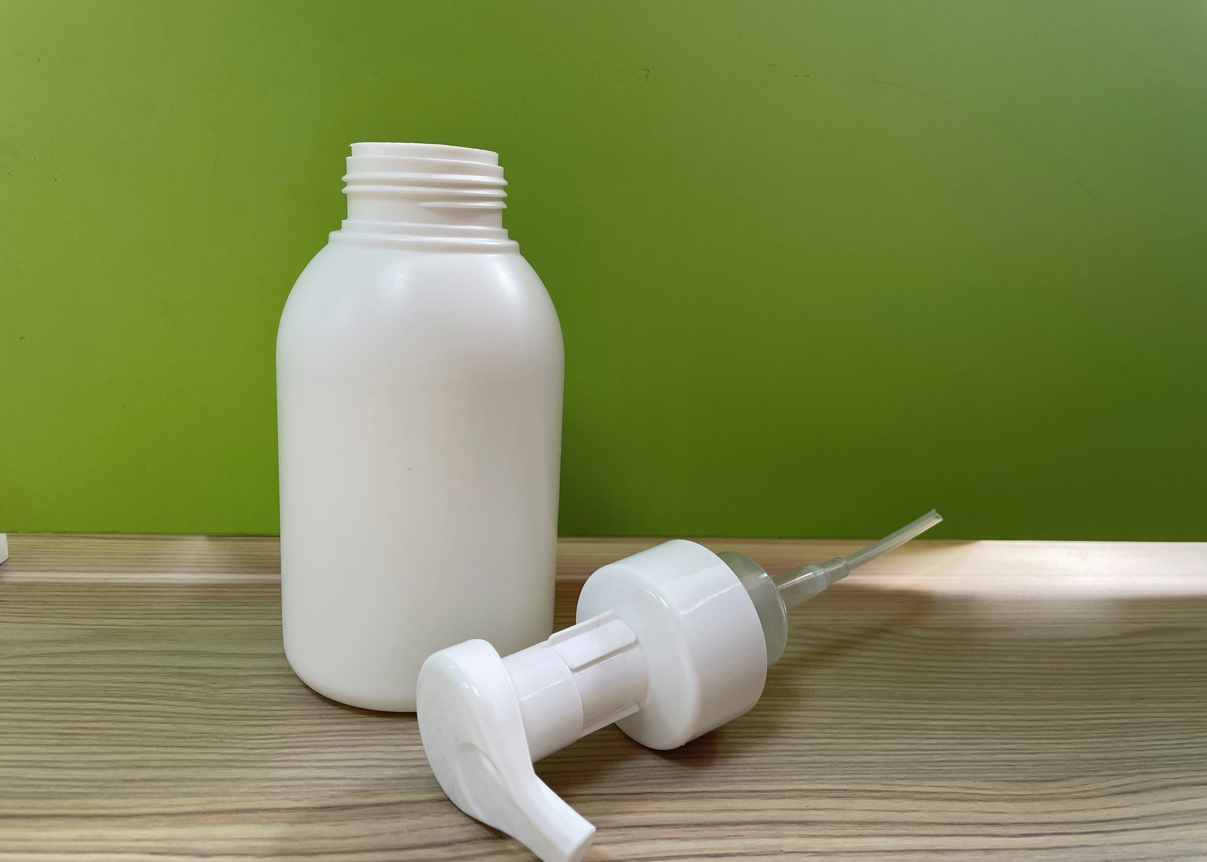 SGS 500ml Plastic Cosmetic Bottles With Silk Screen Printing
