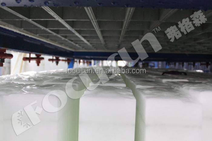 Space-Saving Ice Block Making Machine 380v/220V Voltage Perfect for Small Spaces