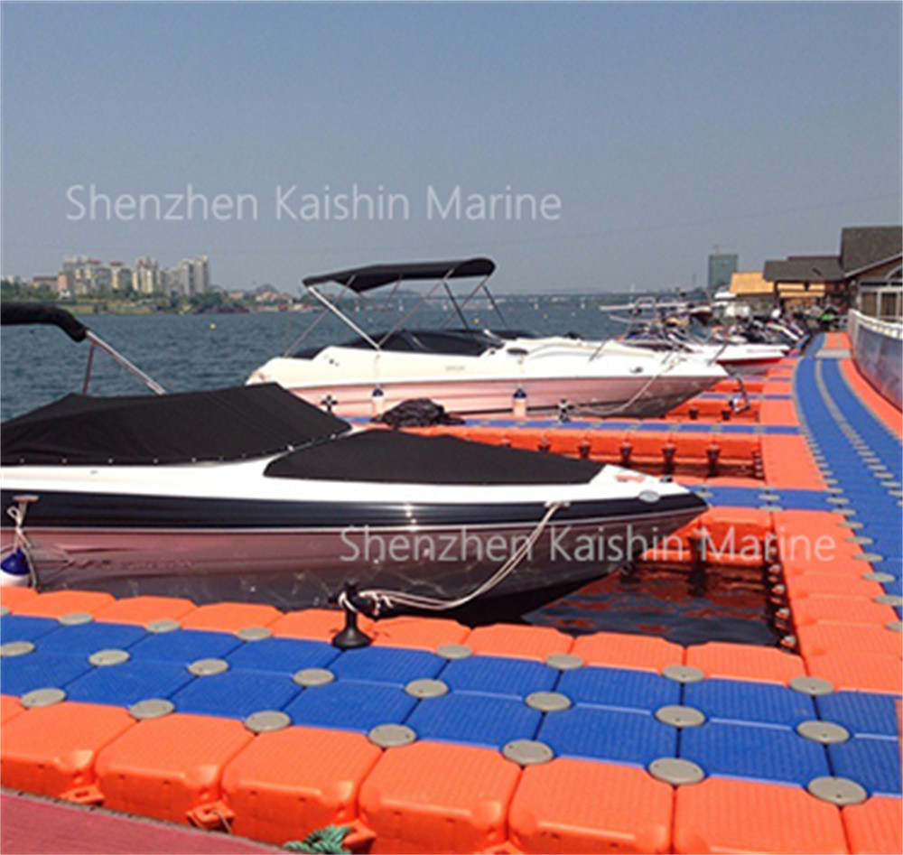 HDPE Marina Floating Pontoon Modular Floating Dock Cubes 500x500x400 Mm