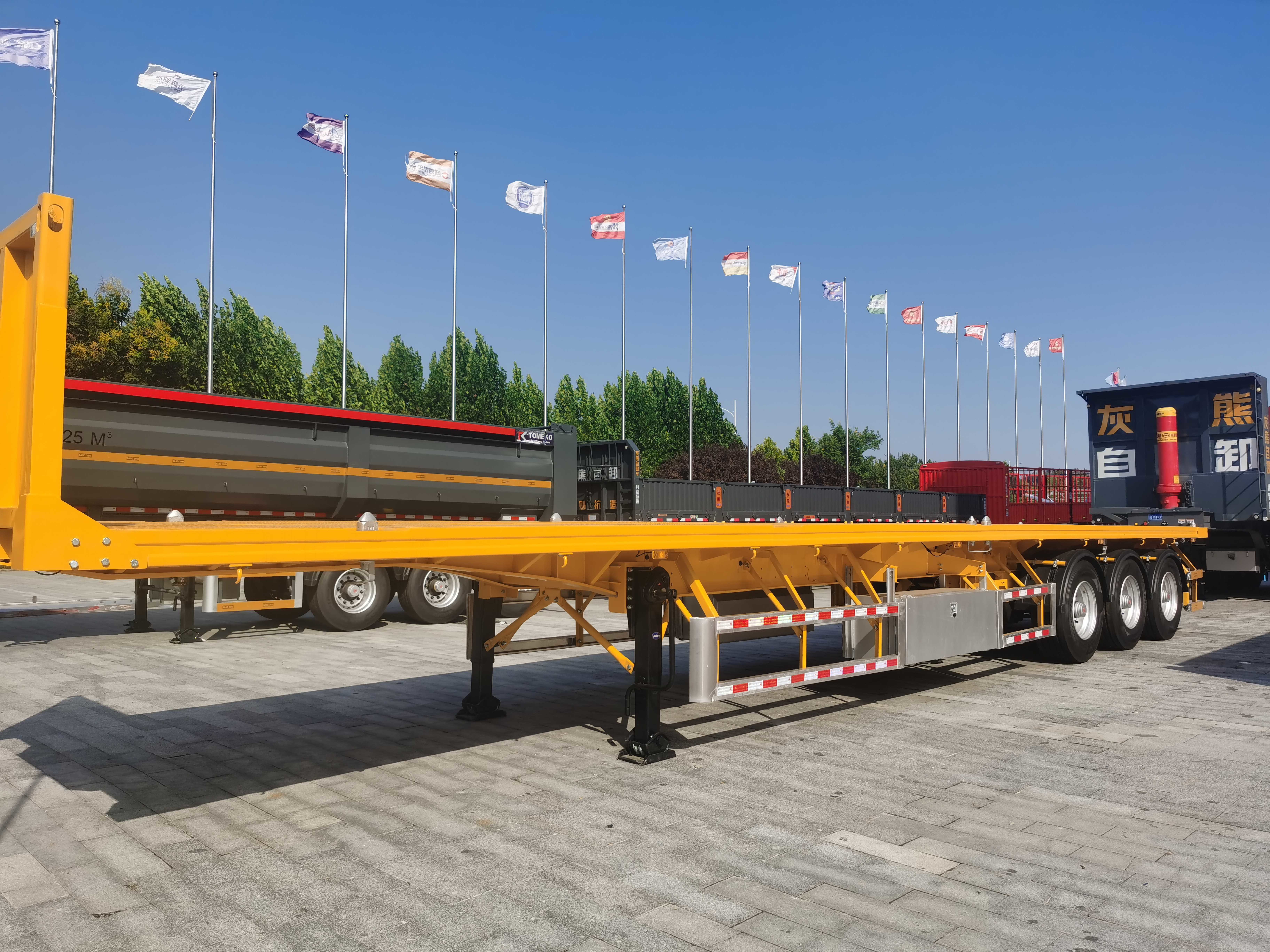 3 Axle 32 Foot 40 Foot Flatbed Semi Trailer For Sale