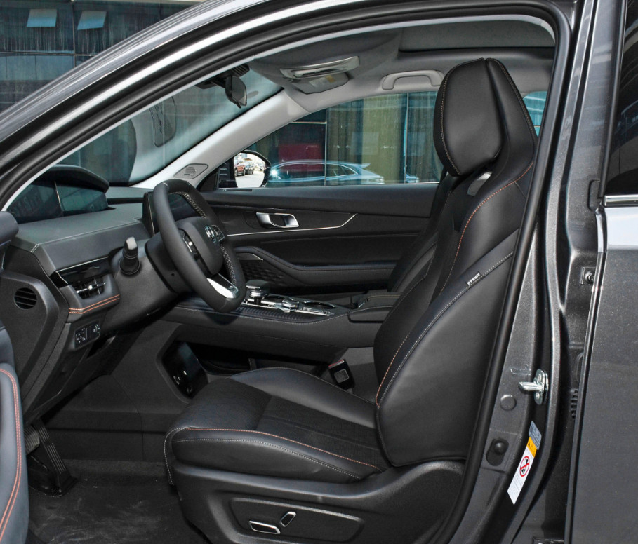 Economic Antomatic& Manual Gasoline UNIK 2.0T Deluxe 2021 Version 5 Door 5 seats SUV