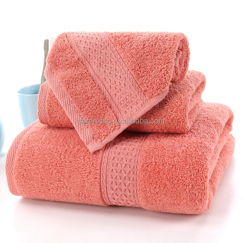 Embossed Bath Towels in Solid Color for a Luxurious and Comfortable Bathing Experience