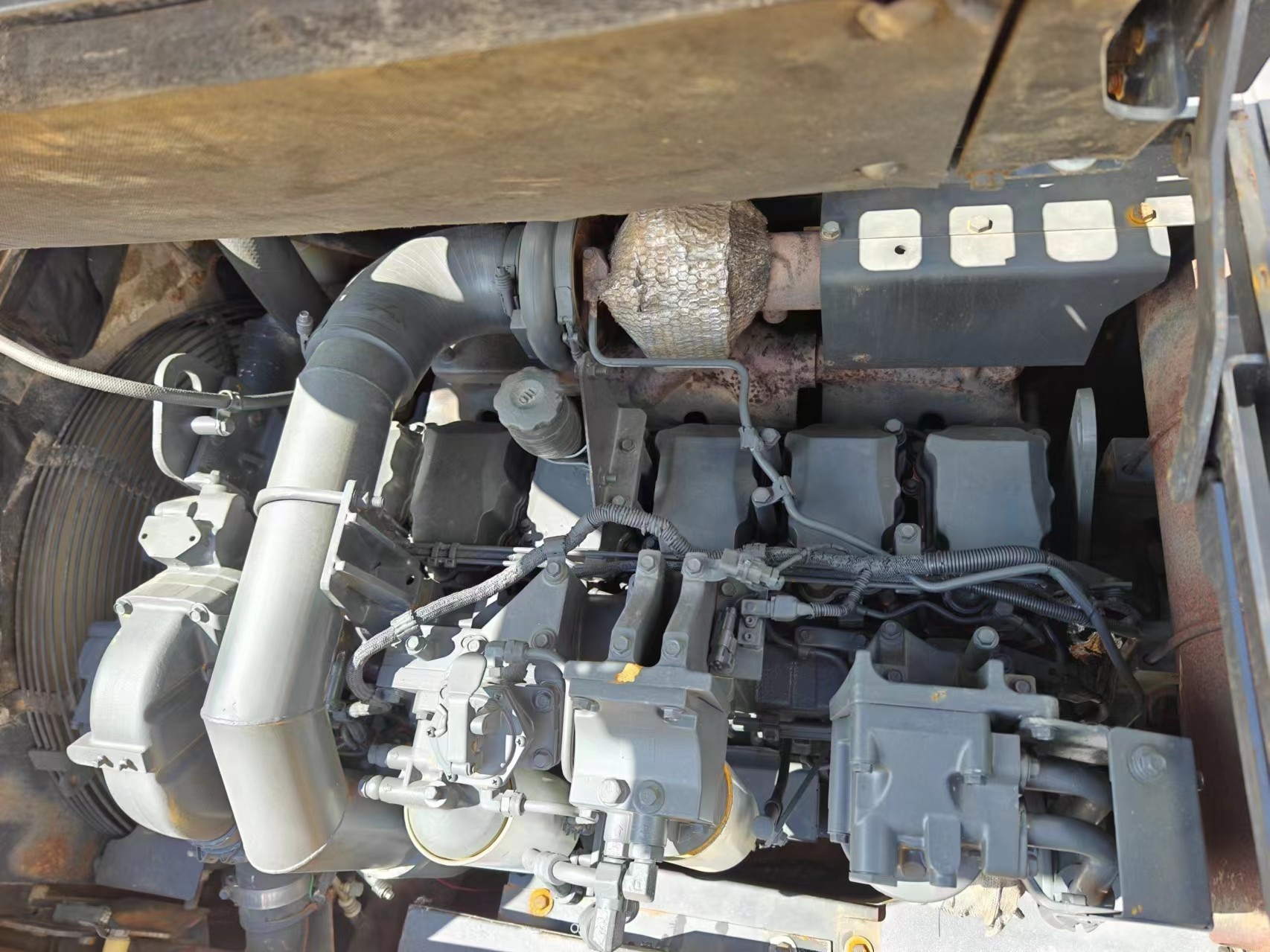 Used Komatsu Excavator with Komatsu SAA6D107E-2 Engine