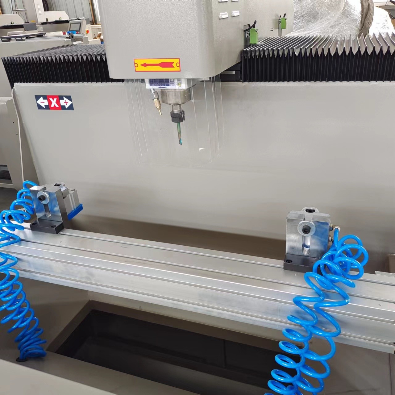 Aluminium Profile Windows and Doors Machine for CNC Drilling Milling Machine with 3 Axis Control