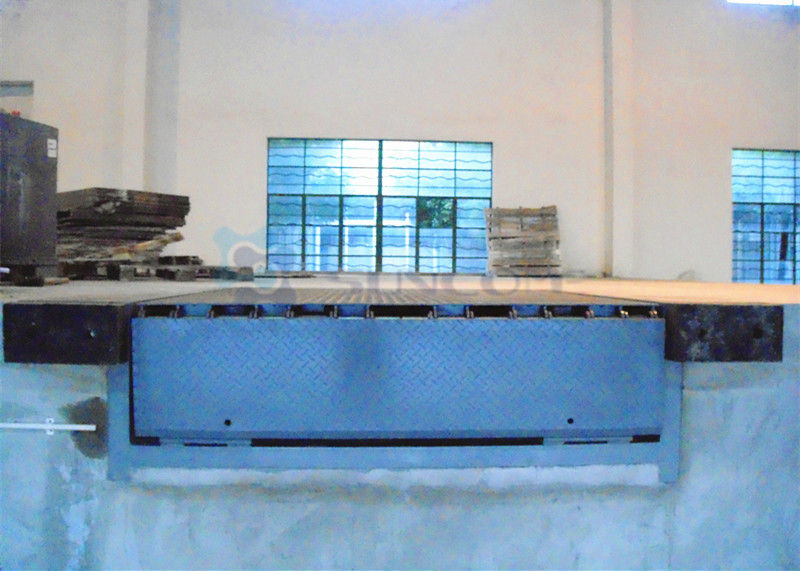 25000 - 40000LBS Hydraulic Industrial Dock Levelers With Two Free Bumpers