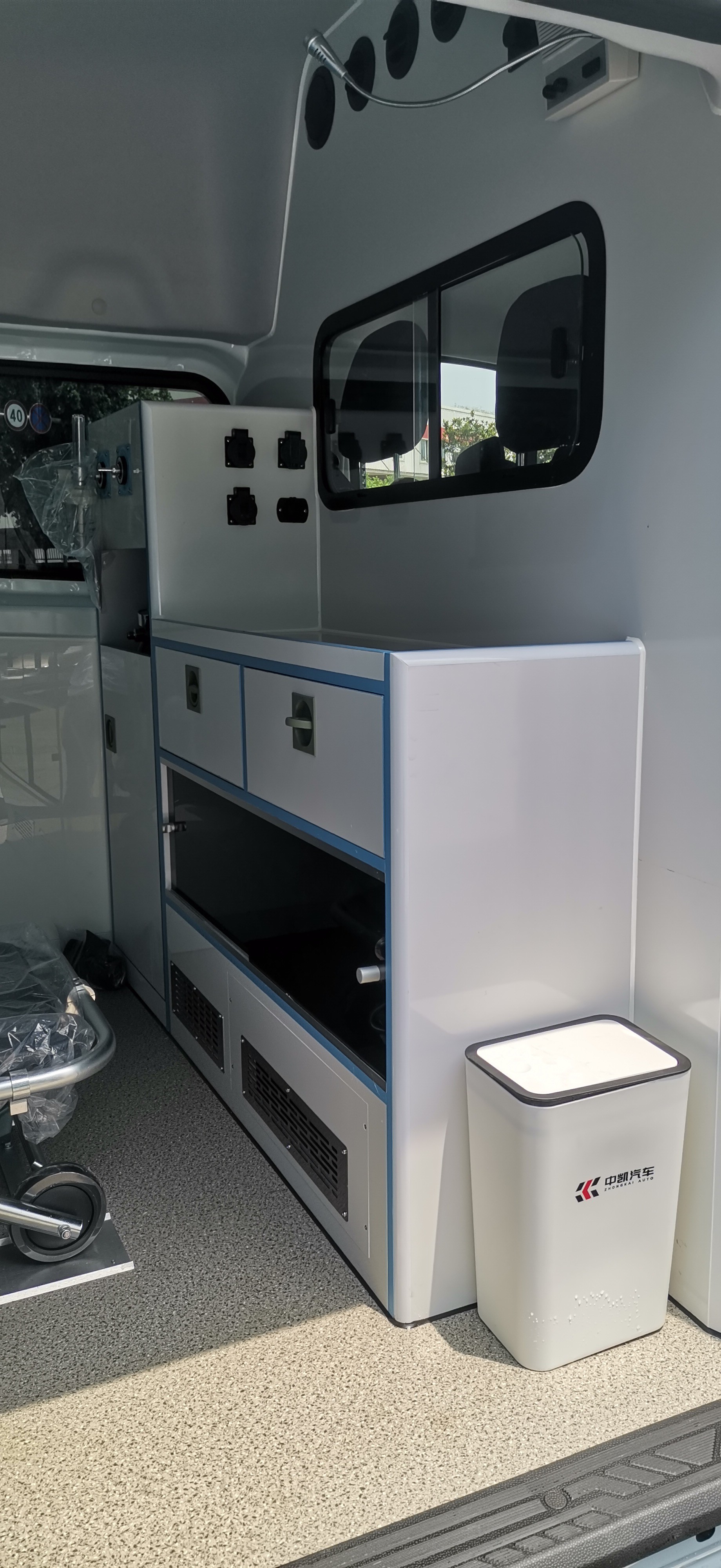 Ford Transit Medical Emergency Ambulance 162HP 5 Speed