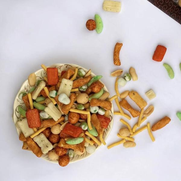 Quality Spicy Rice Cracker Snacks Normal Temperature Storaged for sale