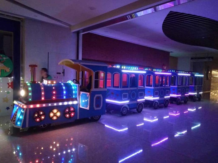 25 Seats Kids Trackless Train Amusement Ride For Theme And Amusement Parks