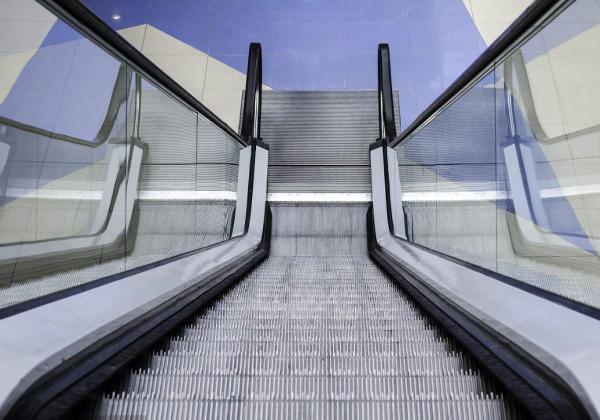 Buy cheap Heavy Duty Weatherproof Outdoor Escalator Inclination 30 / 35 Degree from wholesalers