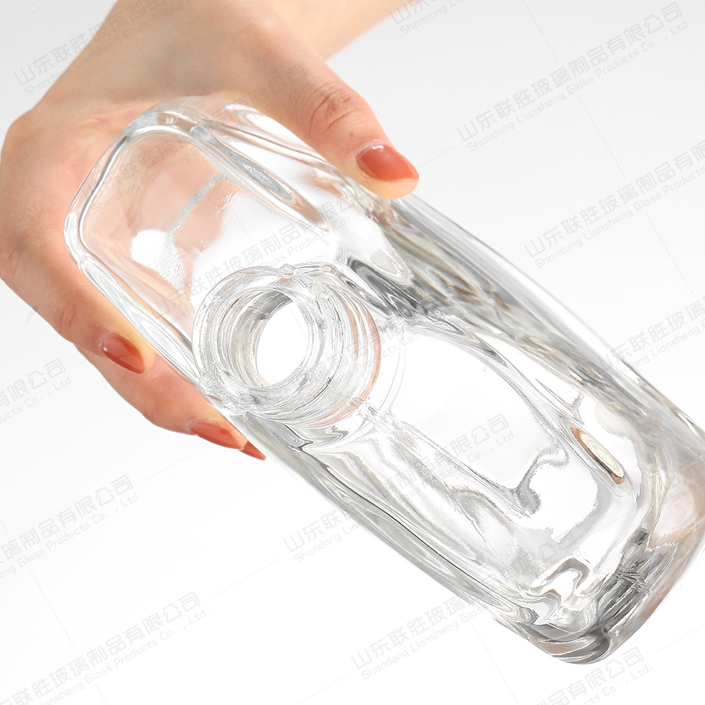 Custom Logo Glass Water Juice Wine Bottle Healthy Lead-free Glass Base Material Glass