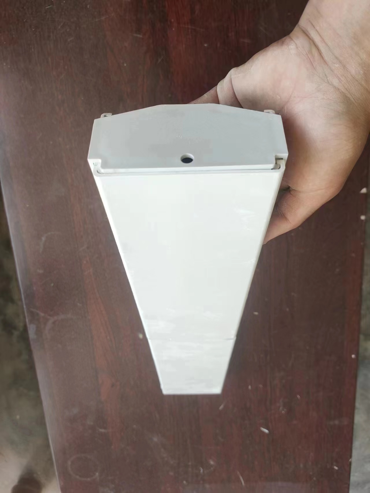 Nursery Greenhouse Hydroponic Pipe NFT Farm with Vertical Aeroponics System Pouch Holes