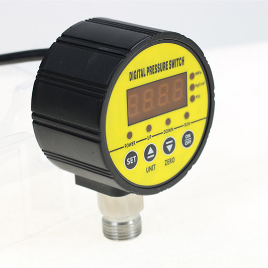 Oil Pressure Switch Digital Pressure Gauge 60Mpa 12v 1/2 Npt