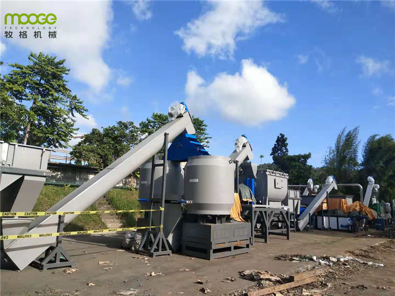 Semi Automatic Plastic Film Recycling Machine Mulching HDPE Waste