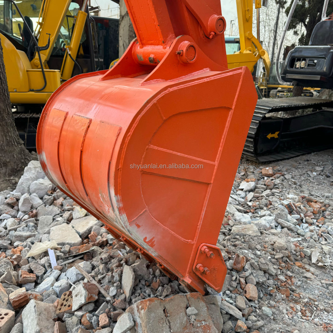 Affordable ORIGINAL Hitachi ZX120 Excavator Energy-Saving and Suitable for Crushing
