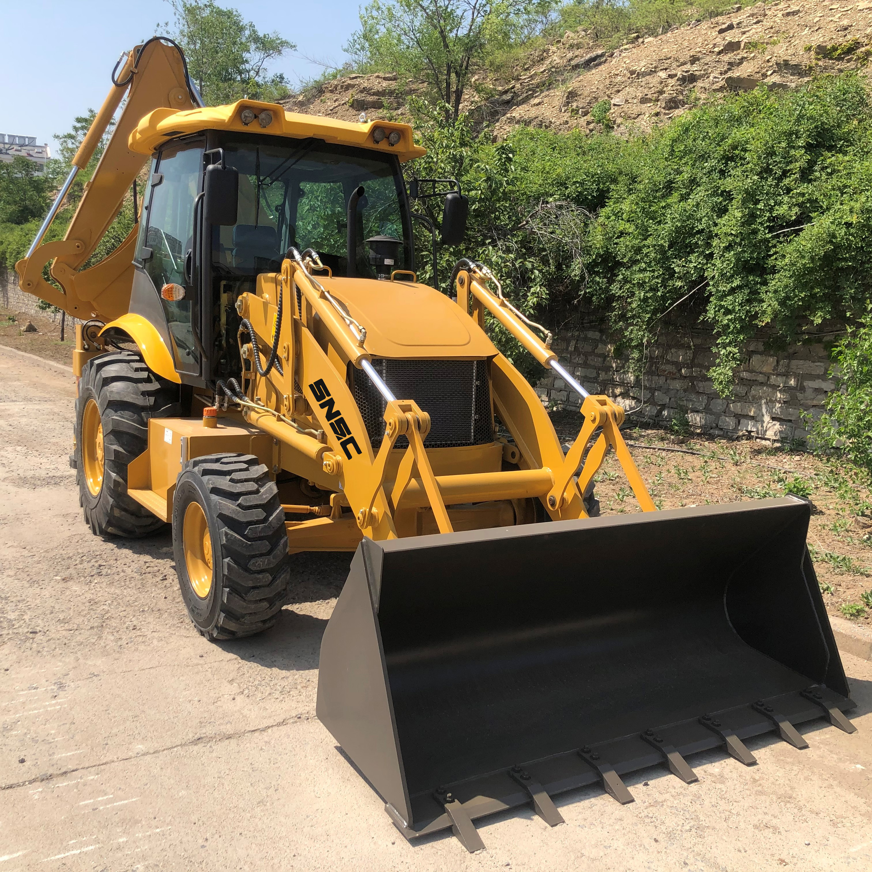 2.5 Ton 4WD Backhoe Loader with Quancheng Hydraulic Pump and Chuanye Hydraulic Cylinder