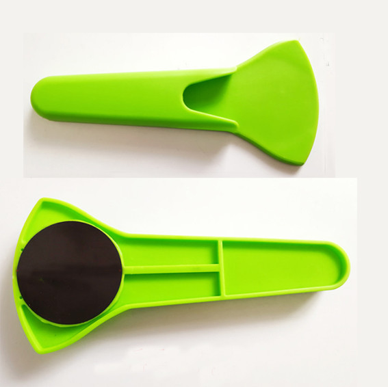 Multifunction Magnetice Cover Separable Kitchen refrigerator Scissors Color Green And Red TPR Handle