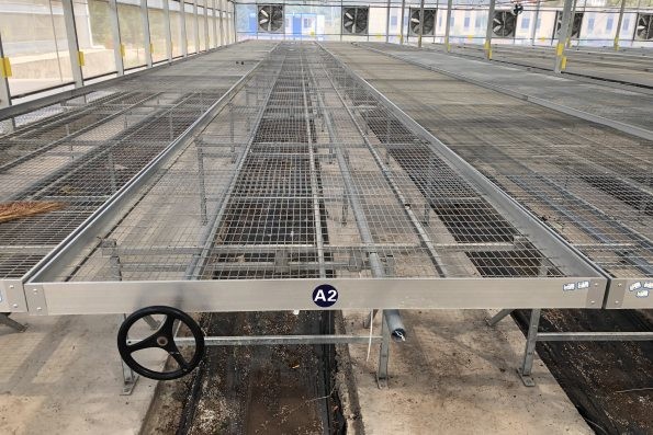 Agriculture Greenhouse Clone Seed Rolling Bench Grow Tables Welded Mesh Galvanized
