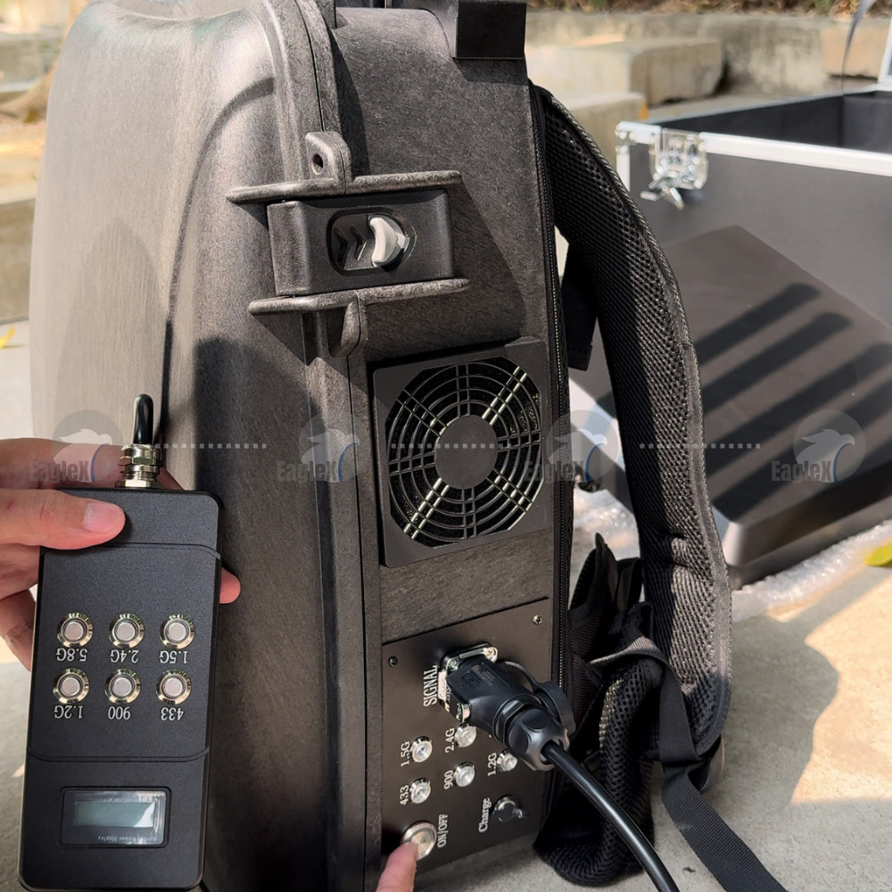 1.5KM-2KM Backpack Drone Jammer Frequency Range 860MHz-930MHz
