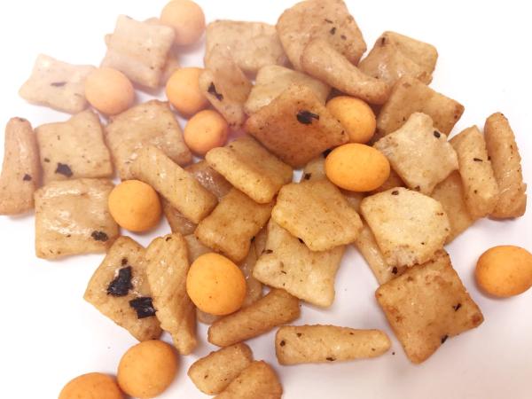 Buy cheap OEM Rice Crackers Spicy Flavor Healthy Snack Mix Foods NON-GMO Free From Frying from wholesalers