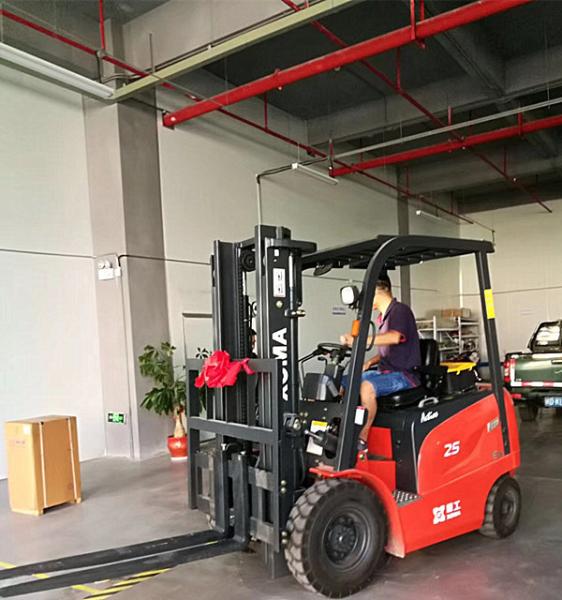 Buy cheap Four Wheel Electric Forklift Truck 3 Stage Free Lifting Mast 2.5 Ton Capacity from wholesalers