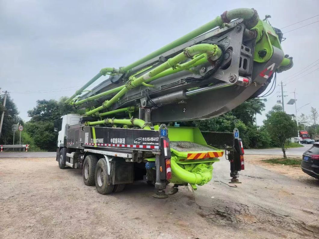 2017 High Quality Zoomlion 49m Concrete Pump Beton Pump Used Heavy Equipments on Benz Truck