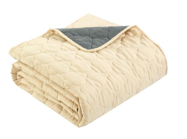 Reversible Floral Embroidered Bedspread Quilted Bedspread In Pre Washable