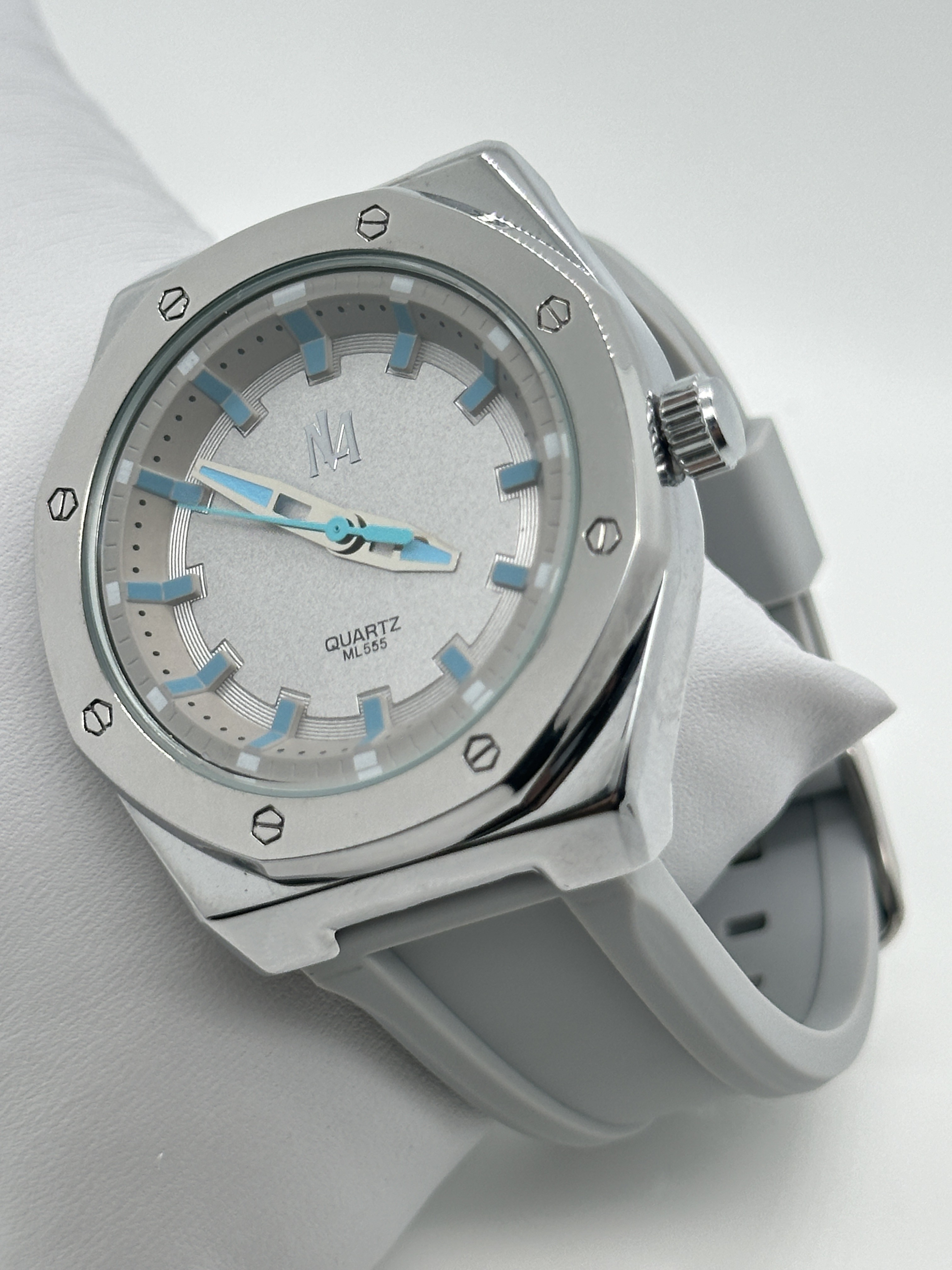 Classic Black Silicon Strap Watch Mens Watch With Elastic Band White Dial