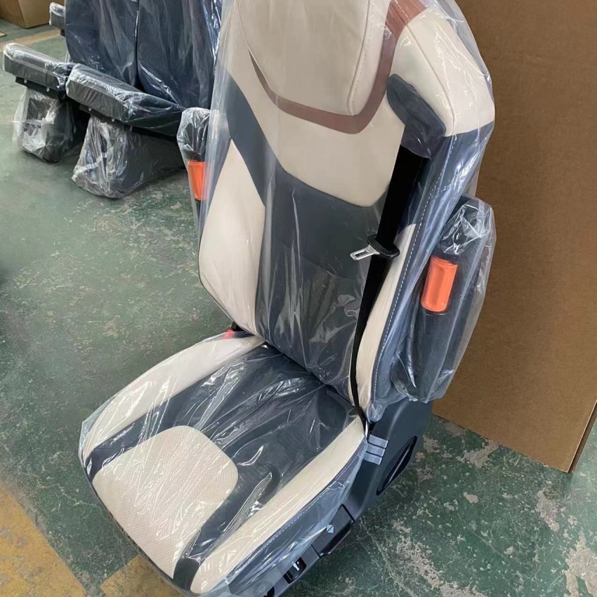 Heavy Duty Convertible Truck Seat with Standard Material and Air Suspension System