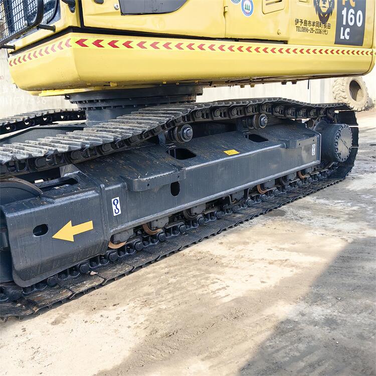 Komatsu PC160LC-7 Crawler Excavator with 16500KG Operating Weight in Good Condition