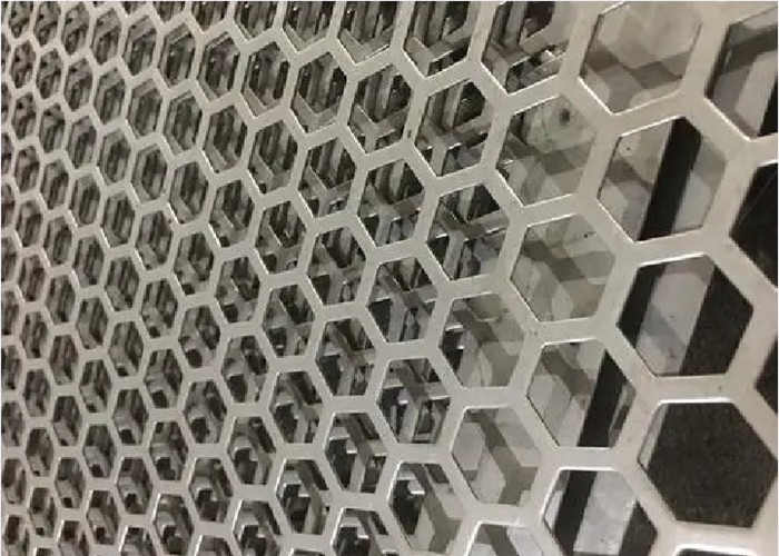 Carbon Steel Perforated Metal Mesh Round Hole Punched Weave Style