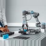 6 Axis UR10e Universal Robot Arm For Machinery Industry Equipment