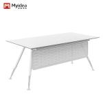Modern Office Furniture Executive Desk with Metal Feet in Snow White