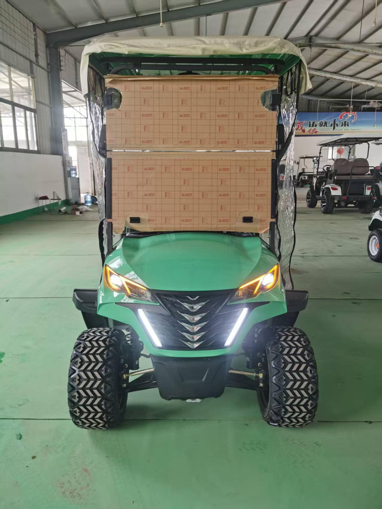 Cheap Hunting Electric Lithuim Batteery Six Seater Golf Cart 4-6 Seats 78v 4 Wheels With Rain Curtain