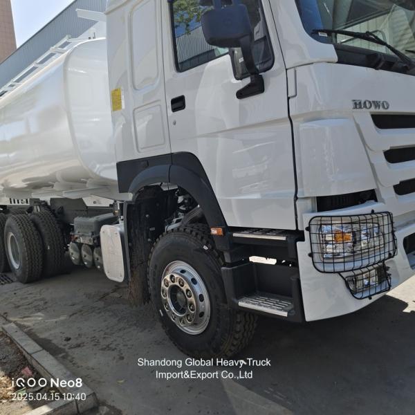 Buy cheap Sinotruk HOWO 6X4 20000 L 25000 L Carry Cargos Oil Tanker Truck Oil Fuel Tank Truck from wholesalers