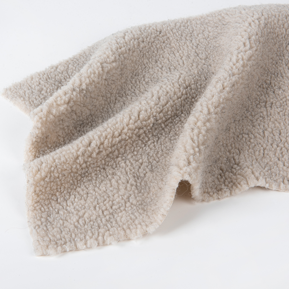 Polyester Sherpa Lining Fabric for Winter Coat Jacket Lining 300-500g/m Width 58/60