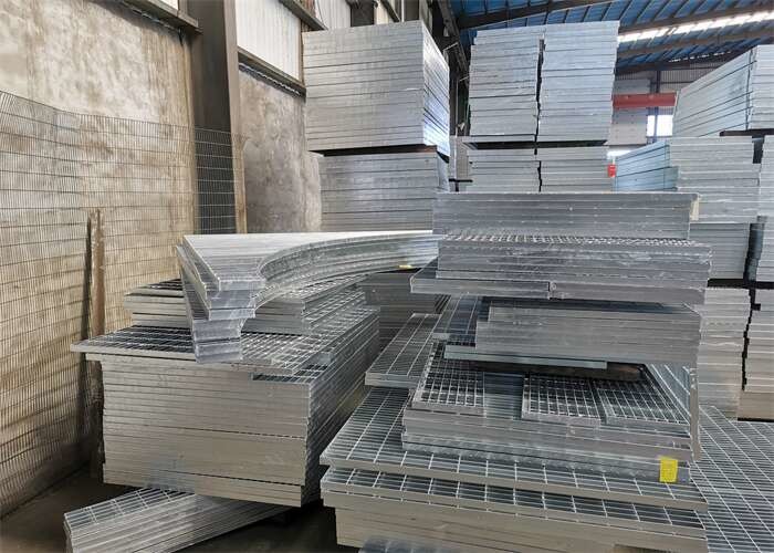 School Gutter Thickened Galvanised Steel Walkway Grating Modern Style