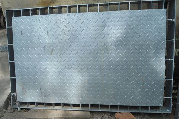 Composite steel grating